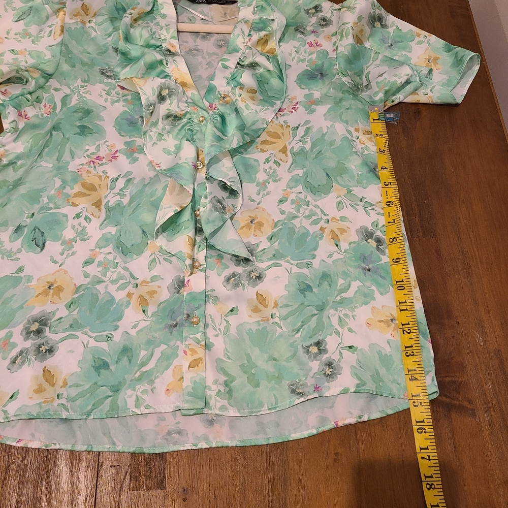 Zara Green Floral Silky Button Front Ruffle Blouse - Picture 7 of 8